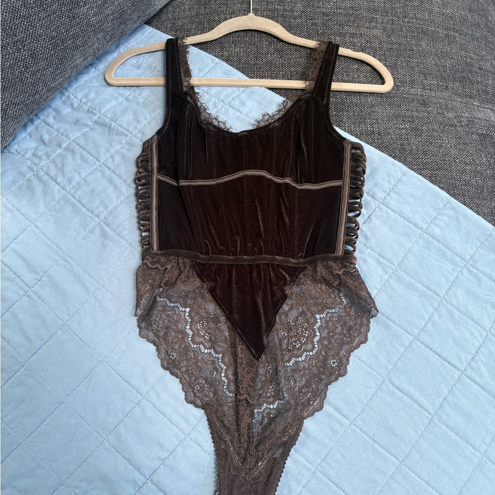 Victoria's Secret Angels Wicked Corset Black Velvet and Lace Teddy NWT - Picture 3 of 10